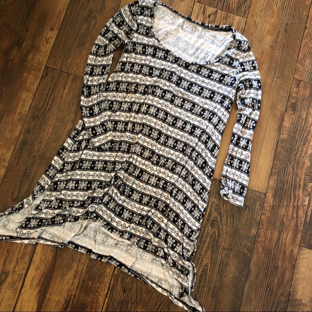 Tribal, flowy, knit shirt. Super soft.